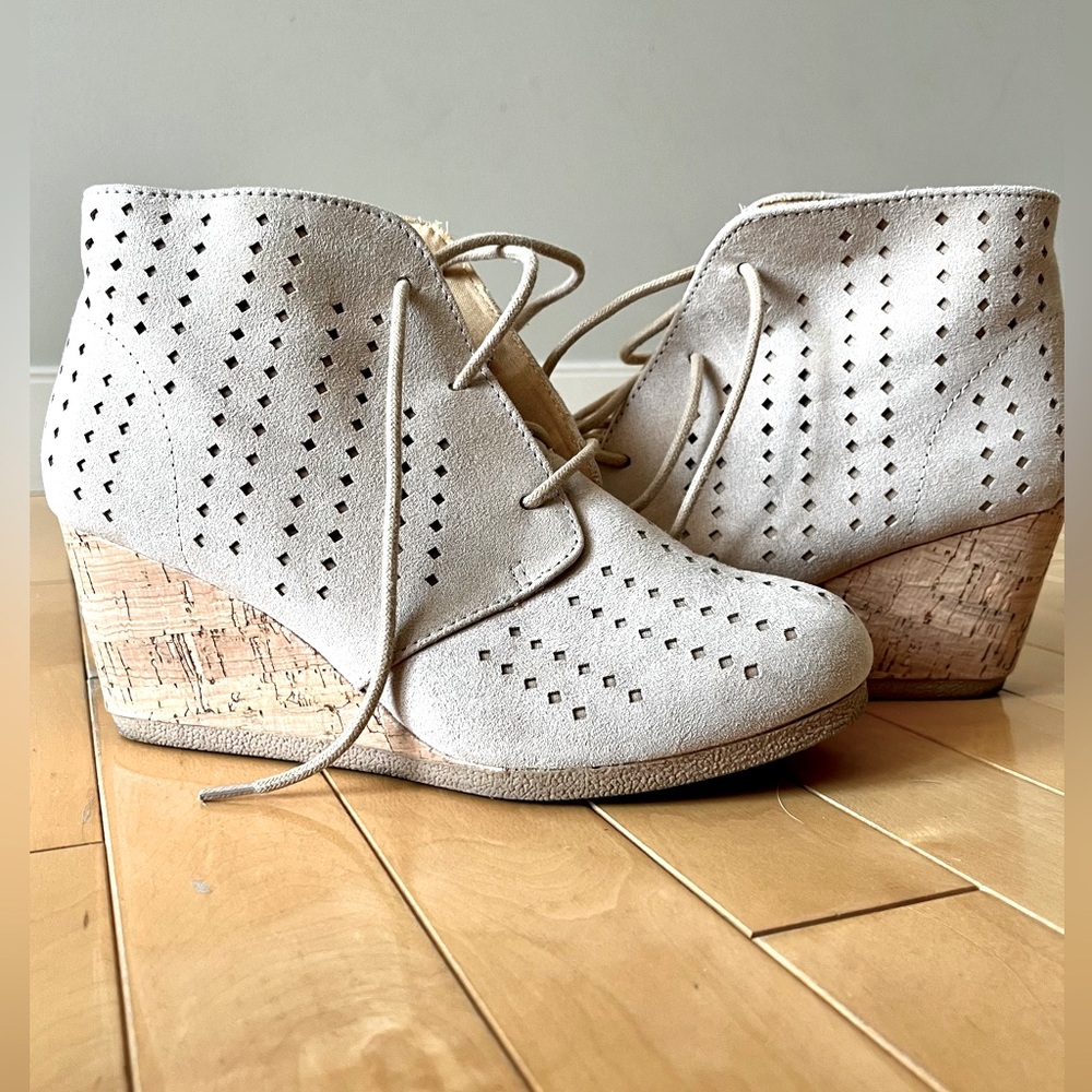 Short Booties - Picture 3 of 3